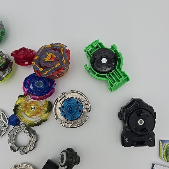 Takara Tomy Beyblade Set Lot Burst Launcher from Hasbro See Photos For Condition - Picture 9 of 10